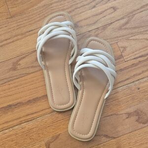 Universal Thread Cream Slide Sandals Modern Minimalist Design